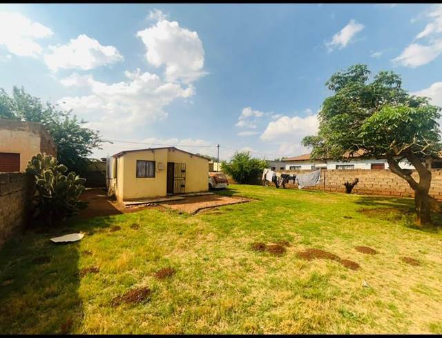 2 BEDROOM HOUSE FOR SALE IN VOSLOORUS EXT